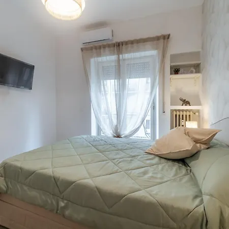 Vatican Shabby Double Bedrooms * ローマ