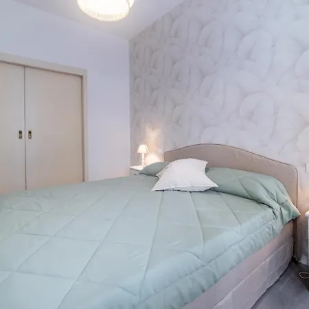 Vatican Shabby Double Bedrooms
