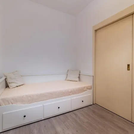 Vatican Shabby Double Bedrooms Daire